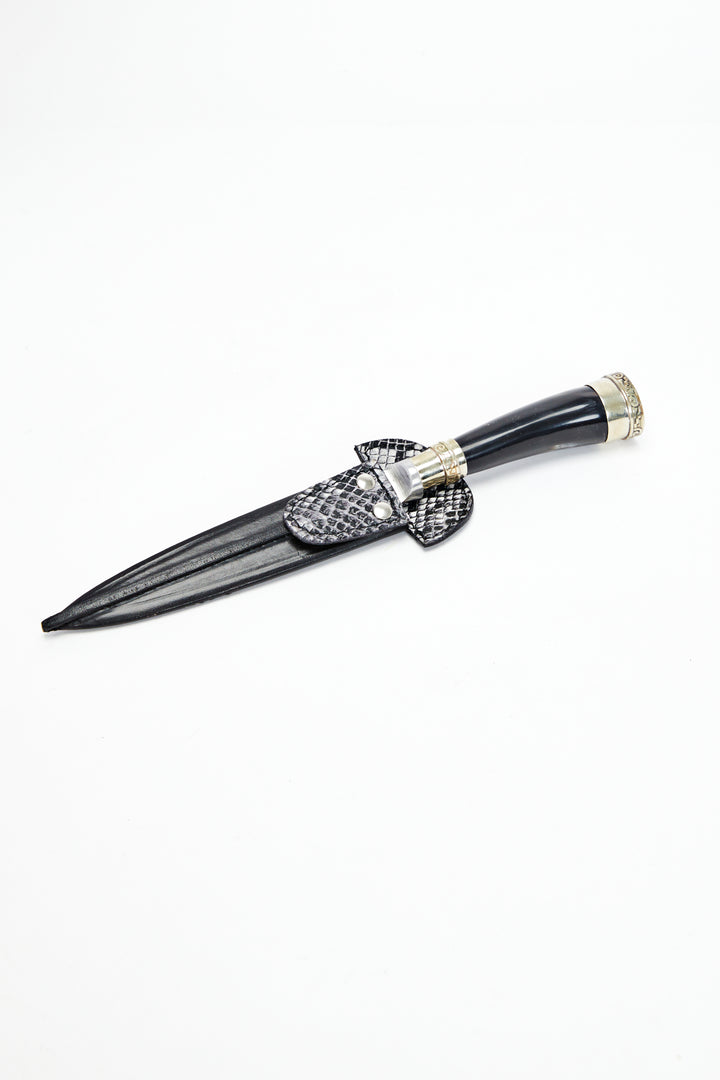 Tandil Asado Knife - Cow Horn & Nickel-Silver Handle with Snakeskin Sheath
