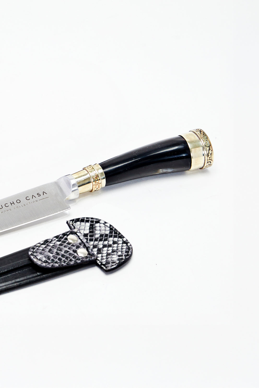 Tandil Asado Knife - Cow Horn & Nickel-Silver Handle with Snakeskin Sheath