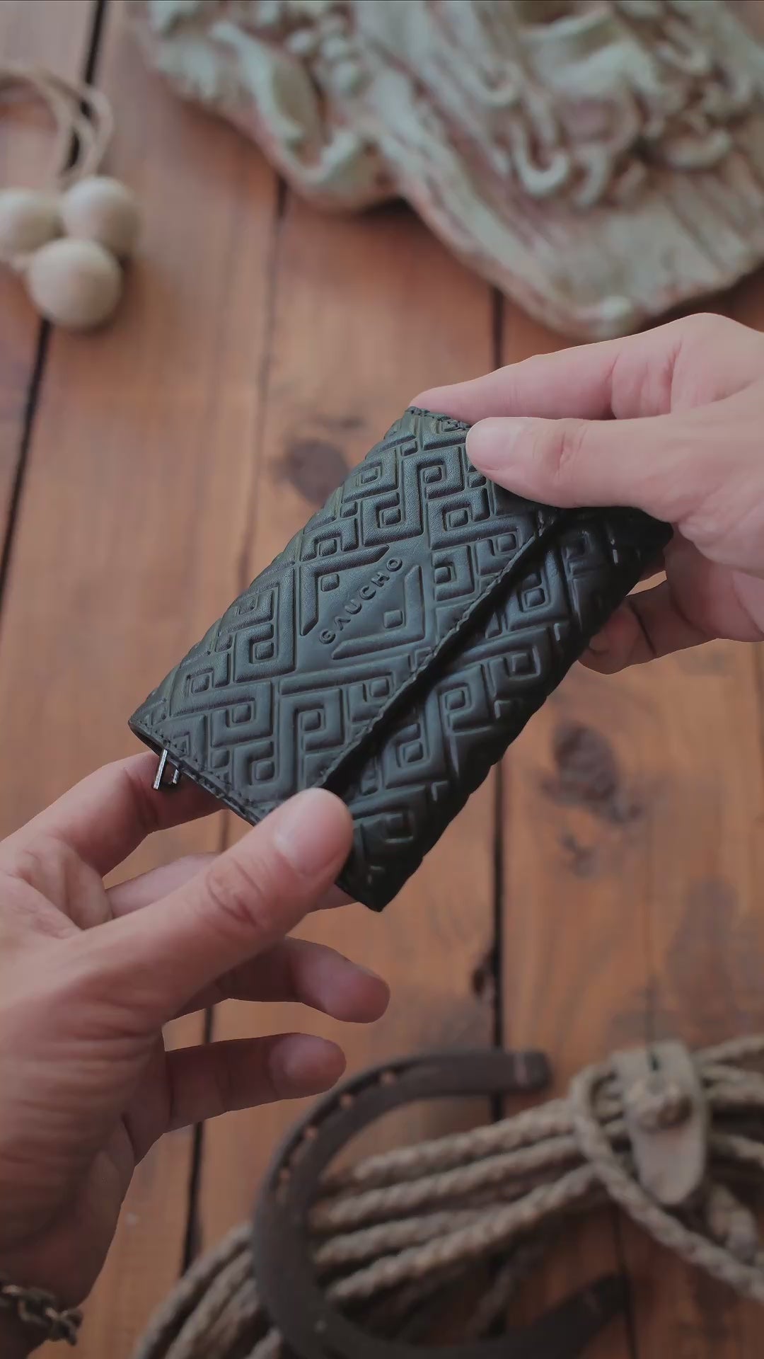 Tigre Tri-Fold Wallet in Black